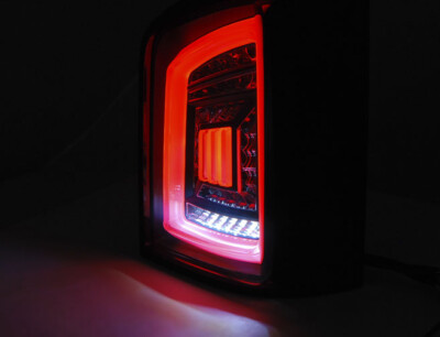 VW T5 Voll LED Rückleuchten Lightbar, Dynamik Blinker, Schwarz-Rot, Flügeltüren – Bild 3
