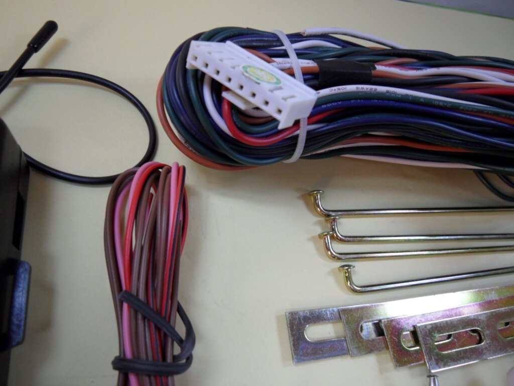 Auto/KFZ Funkfernbedienung mit Zentralverriegelung, universal+Handsender/12 Volt – Bild 5